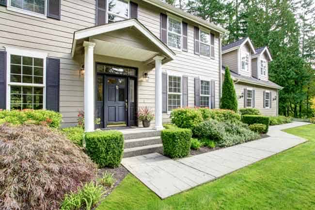 Clean-Landscape-Examples-Lawn-Upkeep-Lawn-Equipment